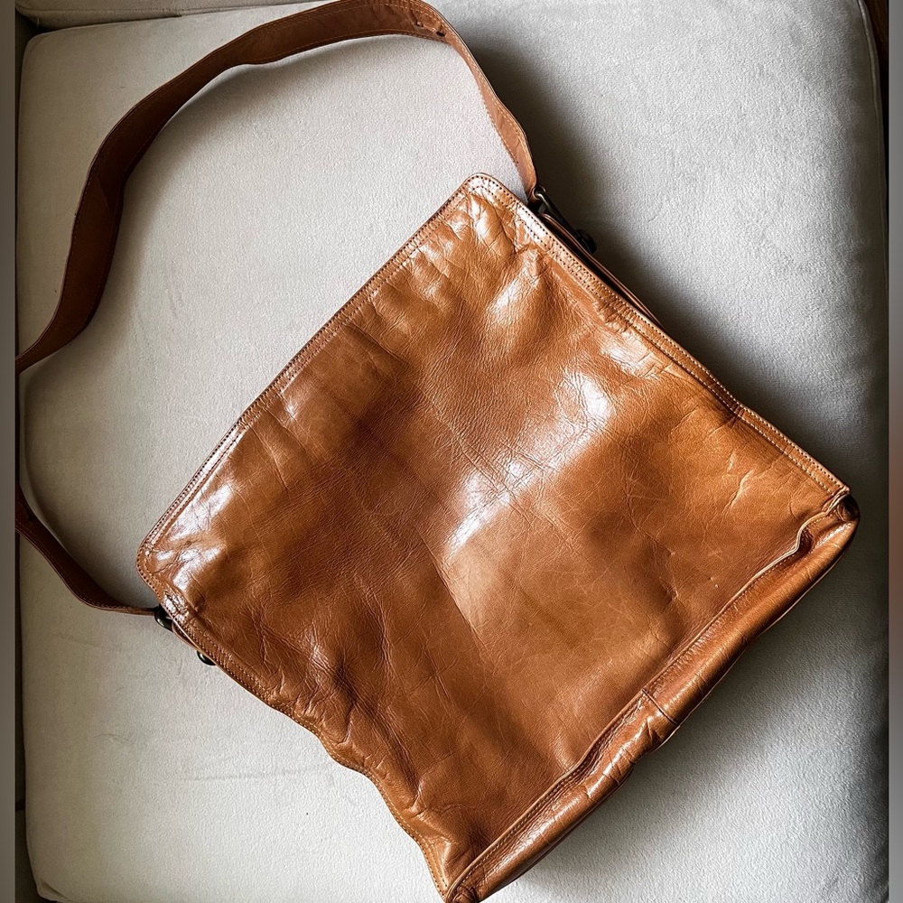 Bottega Veneta Vintage Messenger Bag
